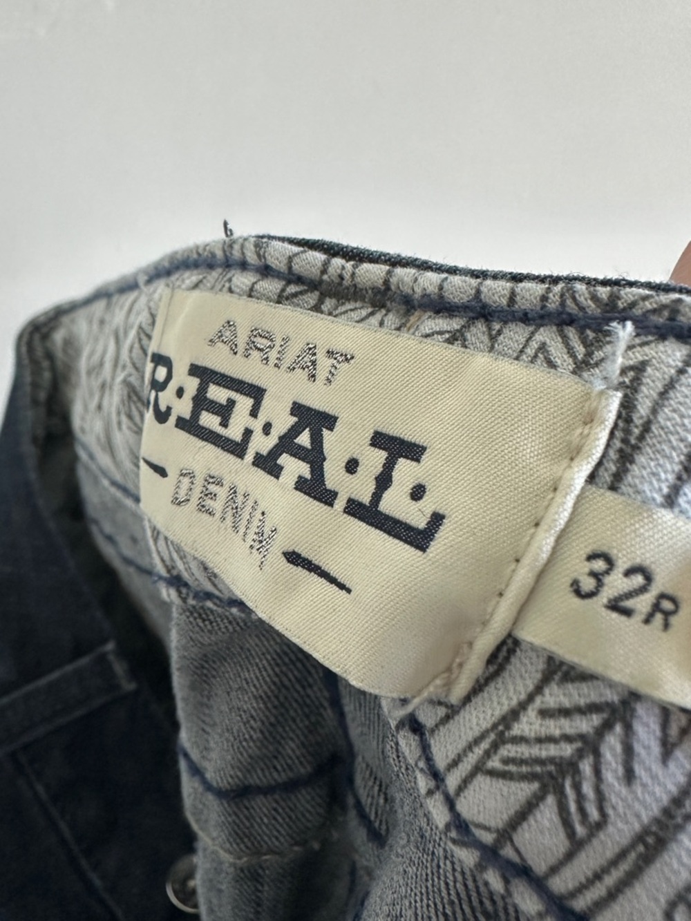 R.E.A.L. Mid Rise Arrow Fit Stretch Angel Boot Cut Jean Blue Size 32 Regular - Picture 6 of 8